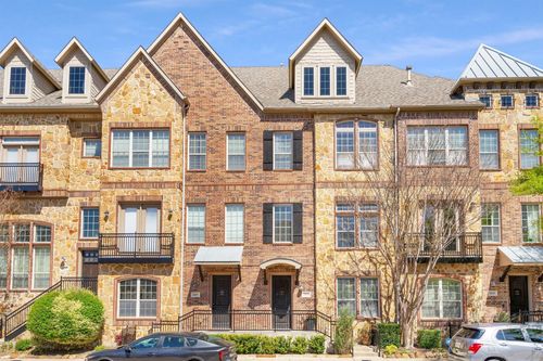 4041 Winsor Dr, Farmers Branch, TX, 75244-8113 | Card Image