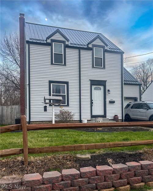 804 15th St, Massillon, OH, 44647-7712 | Card Image