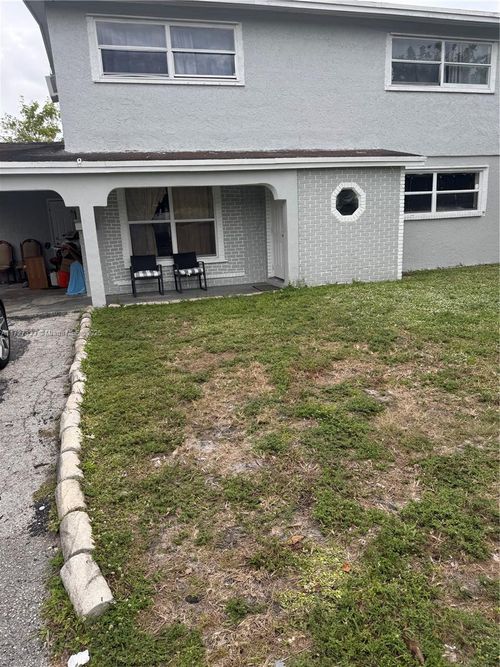 2410 Ne 2nd Ter, Pompano Beach, FL, 33064-3841 | Card Image