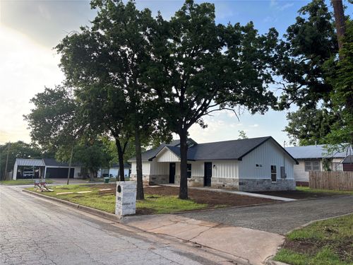 301 Sw 23rd St, Mineral Wells, TX, 76067-7854 | Card Image