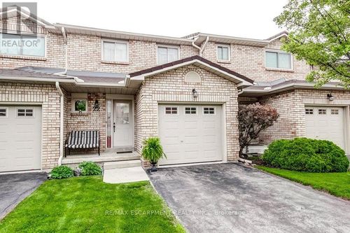 22-391 Stone Church Road, Hamilton (Crerar), ON, L9B2H2 | Card Image
