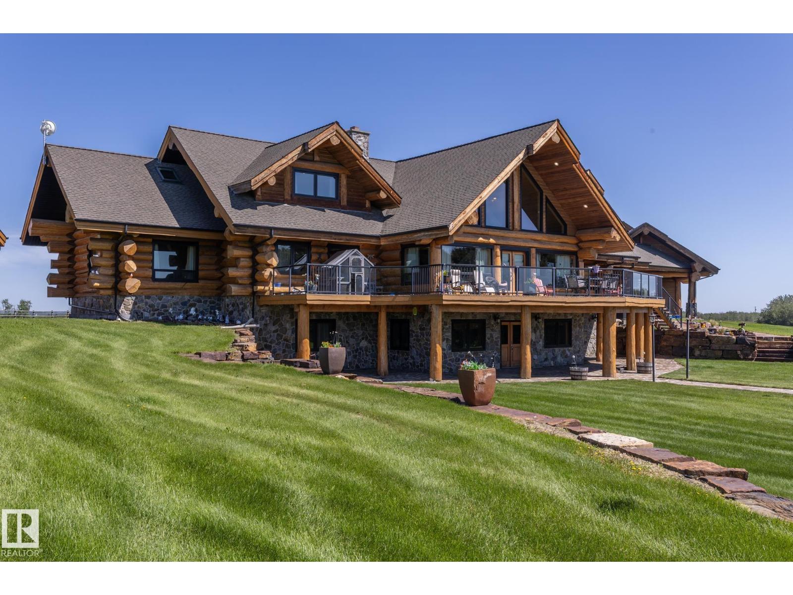 Residential in Rural Parkland County 4