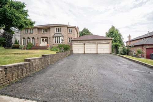 503 Conservation Dr, Brampton, ON, L6Z0C2 | Card Image
