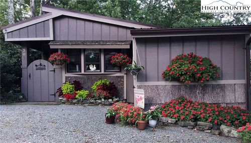 203 Black Pine Rd, Newland, NC, 28657 | Card Image