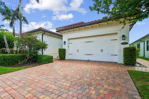 1053 Sw 113th Way, Pembroke Pines, FL, 33025 | Card Image
