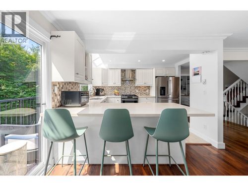 4-230 W 16th Street, North Vancouver, BC, V7M1T6 | Card Image