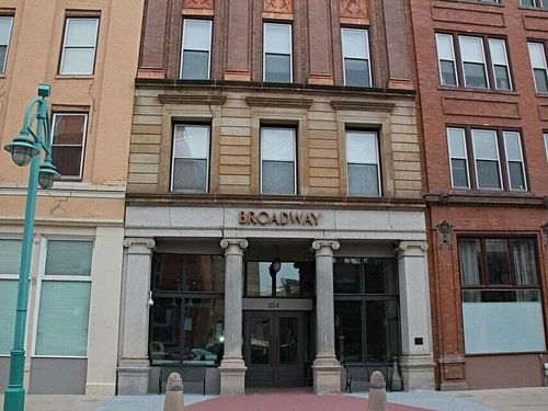 234 N Broadway, MILWAUKEE, WI, 53202-5822 | Card Image
