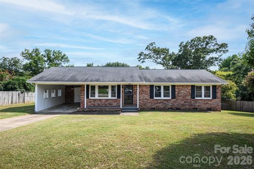5426 Oakcrest Rd, Sumter, SC, 29154-1016 | Card Image