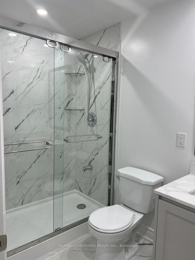 LOWER - 6 Gillett Dr, House other with 2 bedrooms, 1 bathrooms and 1 parking in Ajax ON | Image 10