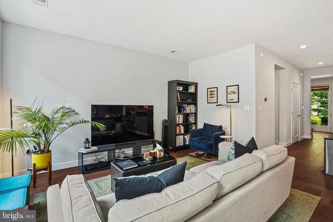 APT-104C - 1811 14 Th St N, Condo with 2 bedrooms, 3 bathrooms and null parking in ARLINGTON VA | Image 13