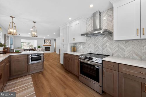 9 Avandale Ct, MOUNT LAUREL, NJ, 08054-3020 | Card Image