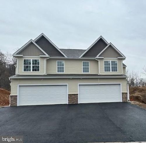 38 Rosalies Way, TEMPLE, PA, 19560-1337 | Card Image