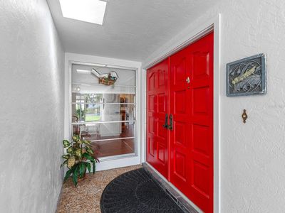 Double front door. | Image 3