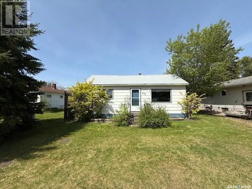 243 1 St E, Norquay, SK, S0A0L1 | Card Image