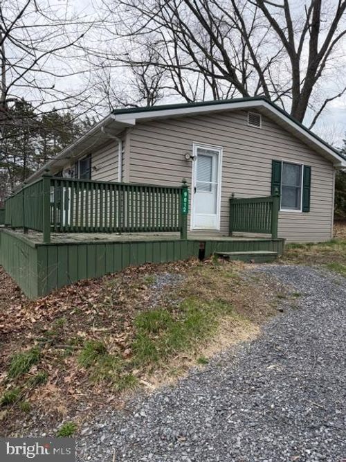 9012 Rabbit Rd N, GREENCASTLE, PA, 17225-9386 | Card Image