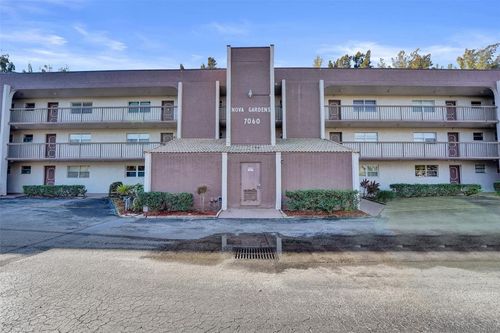 apt-304c-7060 Nova Dr, Davie, FL, 33317-7176 | Card Image