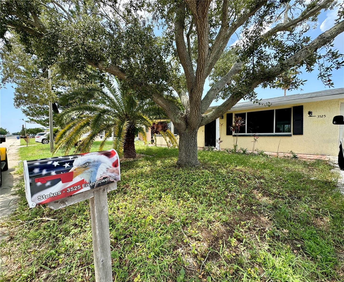Eisenhower Dr, Holiday, FL 34691