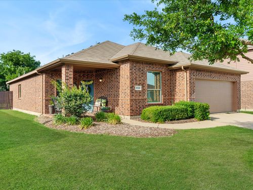 5135 Crystal Lake Ave, Krum, TX, 76249-6049 | Card Image