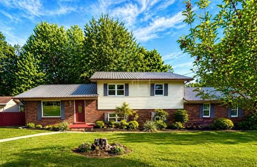 2793 Old Blacktop Rd, Mc Ewen, TN, 37101-5517 | Card Image