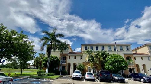unit-208-10242 Nw 7th St, Miami, FL, 33172-4095 | Card Image