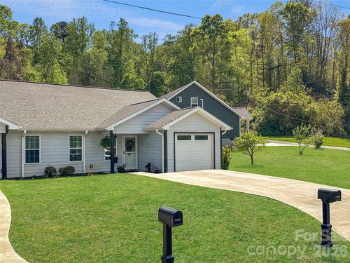62 E Glenview St, Marion, NC, 28752-4725 | Card Image