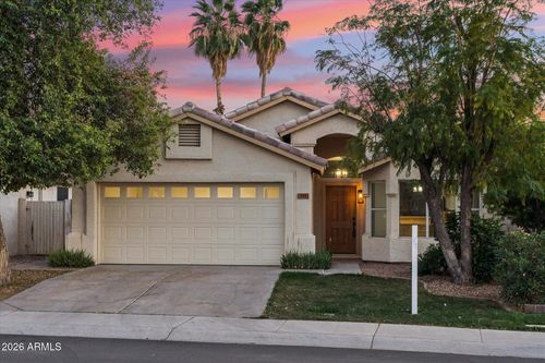 1813 E Gail Dr, Chandler, AZ, 85225-8716 | Card Image