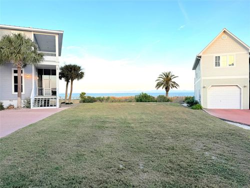 18 Old Cottage Beach Dr, Rockport, TX, 78382-7769 | Card Image