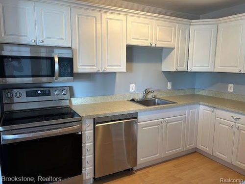 unit-301-32005 W 12 Mile Rd, Farmington Hills, MI, 48334-3645 | Card Image