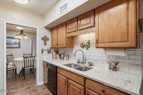 1331 W Calle Serrano, Green Valley, AZ, 85622-8442 | Card Image