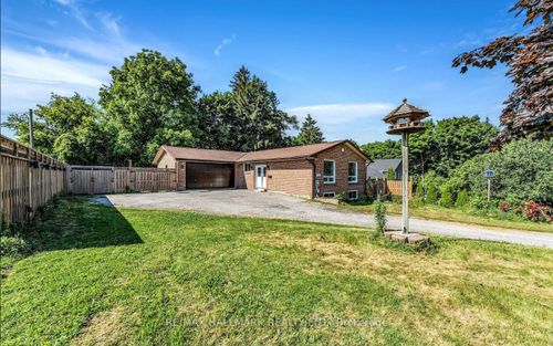 1060 Elgin St, Newmarket, ON, L3Y3C1 | Card Image