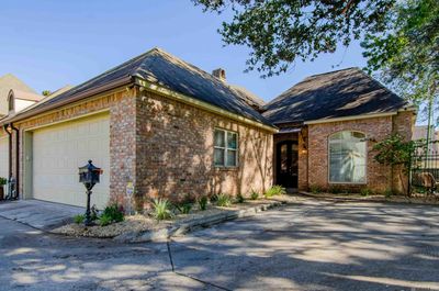 2013 Lac Cache Ct, House other with 3 bedrooms, 2 bathrooms and null parking in Baton Rouge LA | Image 1