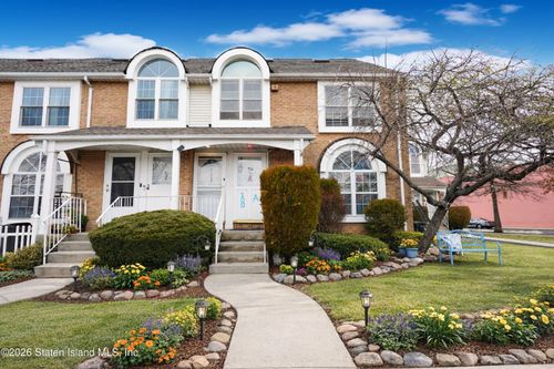 b-100 Debbie St, Staten Island, NY, 10314-1688 | Card Image