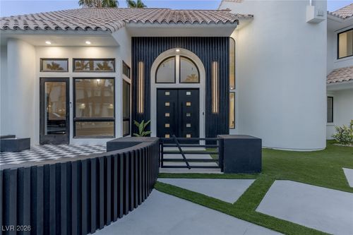 8600 Titleist Cir, Las Vegas, NV, 89117-5843 | Card Image