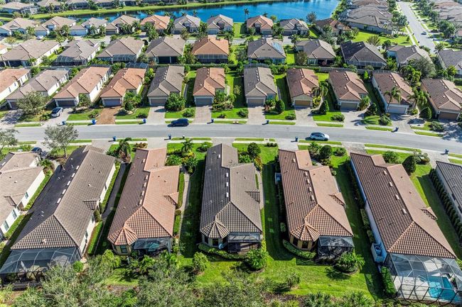 5016 Savona Run, House other with 2 bedrooms, 2 bathrooms and null parking in BRADENTON FL | Image 36