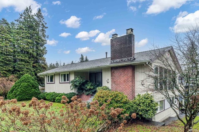 373 Seaforth Crescent, House other with 3 bedrooms, 1 bathrooms and 5 parking in Coquitlam BC | Image 2