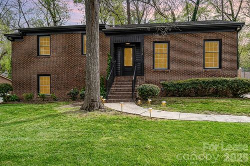 3524 Donovan Pl, Charlotte, NC, 28215-3105 | Card Image