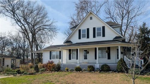 923 Cherokee St, Humboldt, KS, 66748-1911 | Card Image