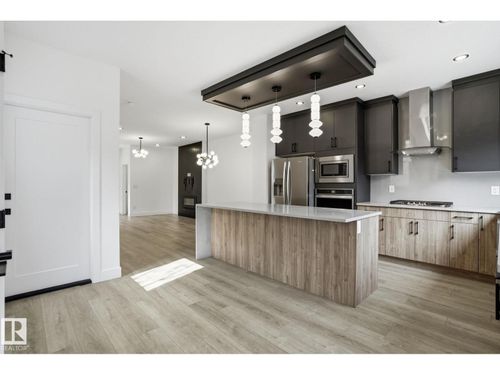 13909 107a Ave Nw, Edmonton, AB, T5M2A8 | Card Image