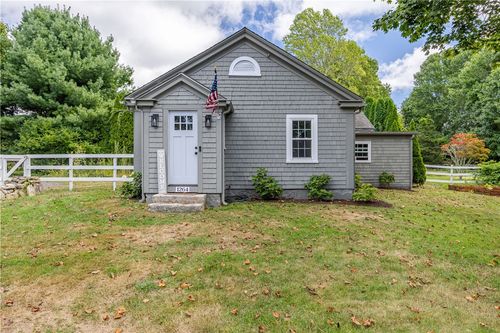 1264 Crandall Rd, Tiverton, RI, 02878-2705 | Card Image