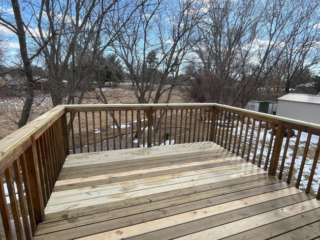 Deck off of Upper level | Image 18