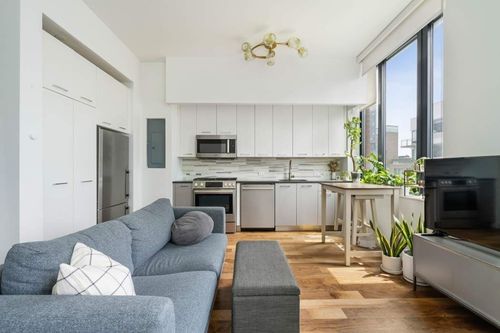 10d-42-14 Crescent St, Long Island City, NY, 11101-4453 | Card Image