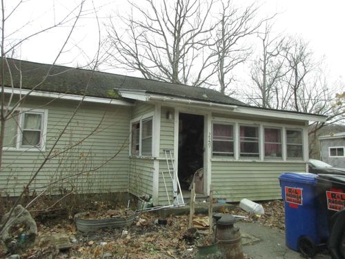 229 Pine Ln, Salisbury, VT, 05769-9779 | Card Image