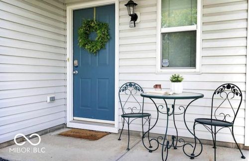 459 Vernon Pl, Westfield, IN, 46074-8108 | Card Image