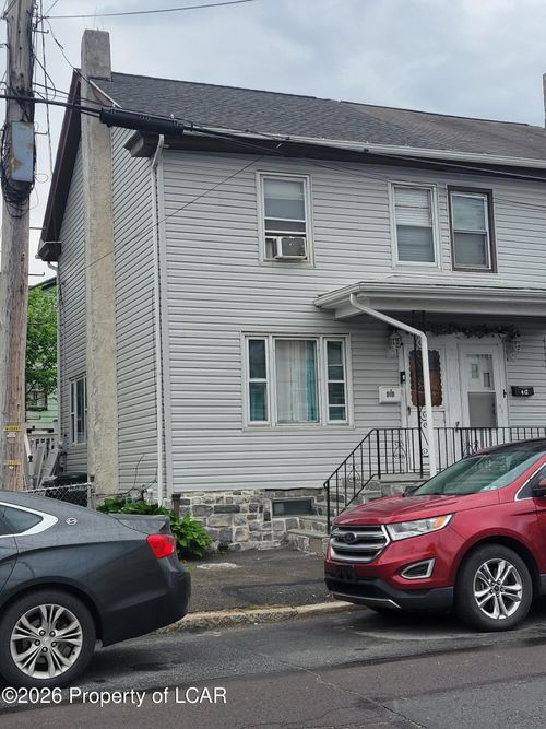414 E Mine St, Hazleton, PA, 18201-6727 | Card Image
