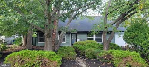 18 Holmes Ln, Evesham, NJ, 08053-1912 | Card Image