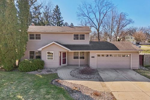 203 Melody Ln, Verona, WI, 53593-1427 | Card Image