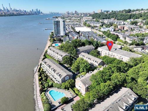 apt-3n-100 Grand Cove Way, Edgewater, NJ, 07020-7218 | Card Image