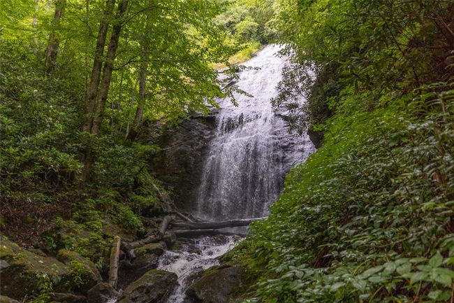 Community waterfall | Image 95