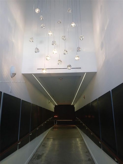 apt-506-1700 Meridian Ave, Miami Beach, FL, 33139-1842 | Card Image