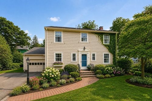 7 Schaller St, Wellesley, MA, 02482-7313 | Card Image